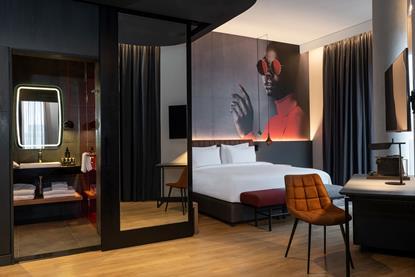 Radisson RED suite